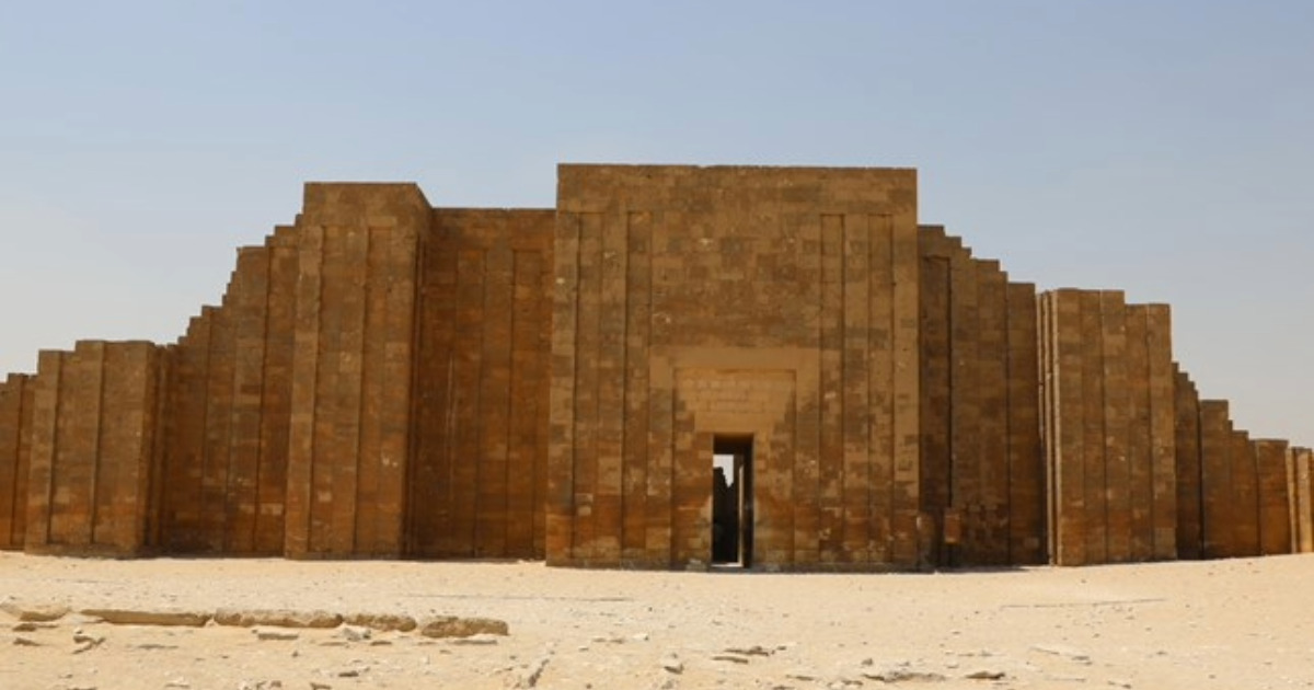 saqqara Pyramid from hurghada